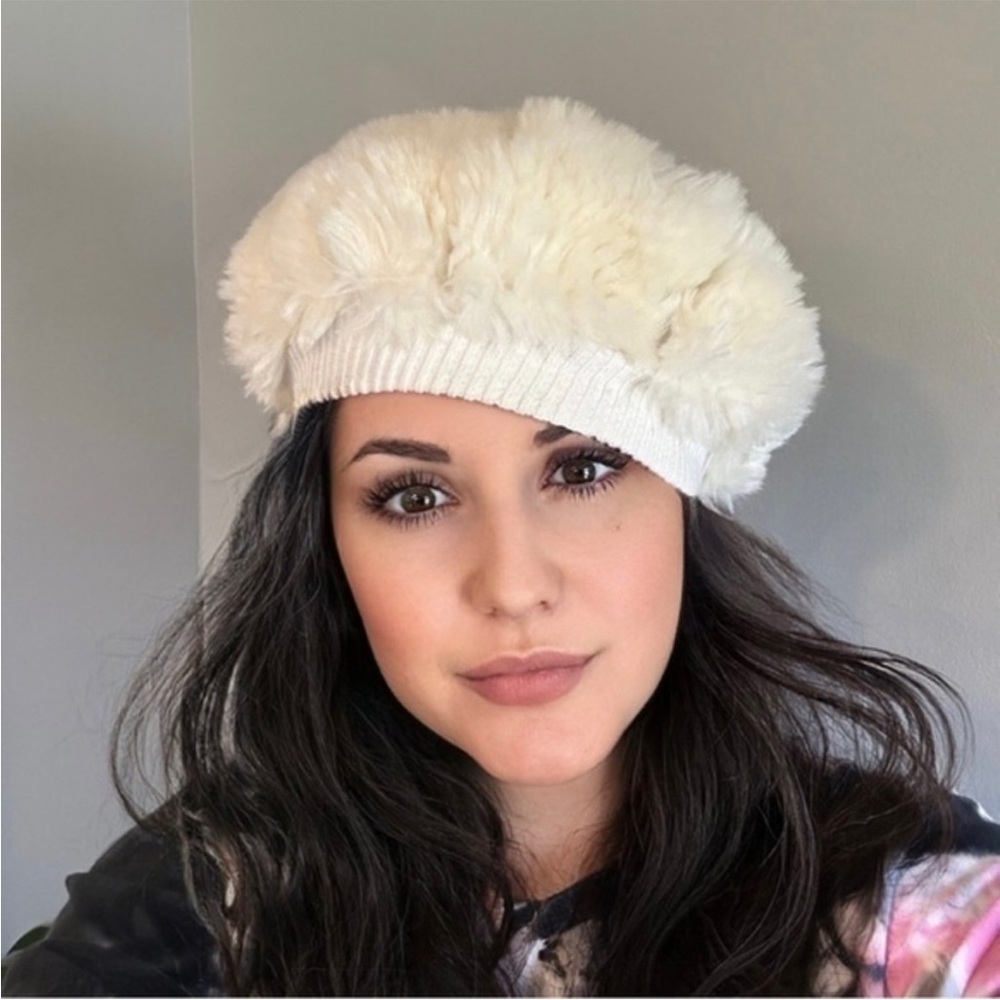 Vintage 70s Fuzzy Faux Fur Beret Winter Hat - Picture 3 of 3